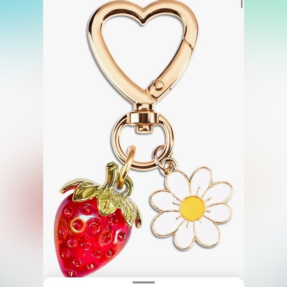 Strawberry bag charm with daisy and heart gold clasp approximately 3.5 inches - Picture 3 of 3